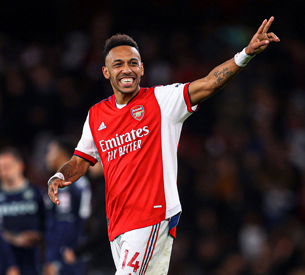 开云在线-赛地聚焦：荷甲转会期热度飙升，阿森纳官宣签约，悬念犹存，球队文化再被提及的简单介绍