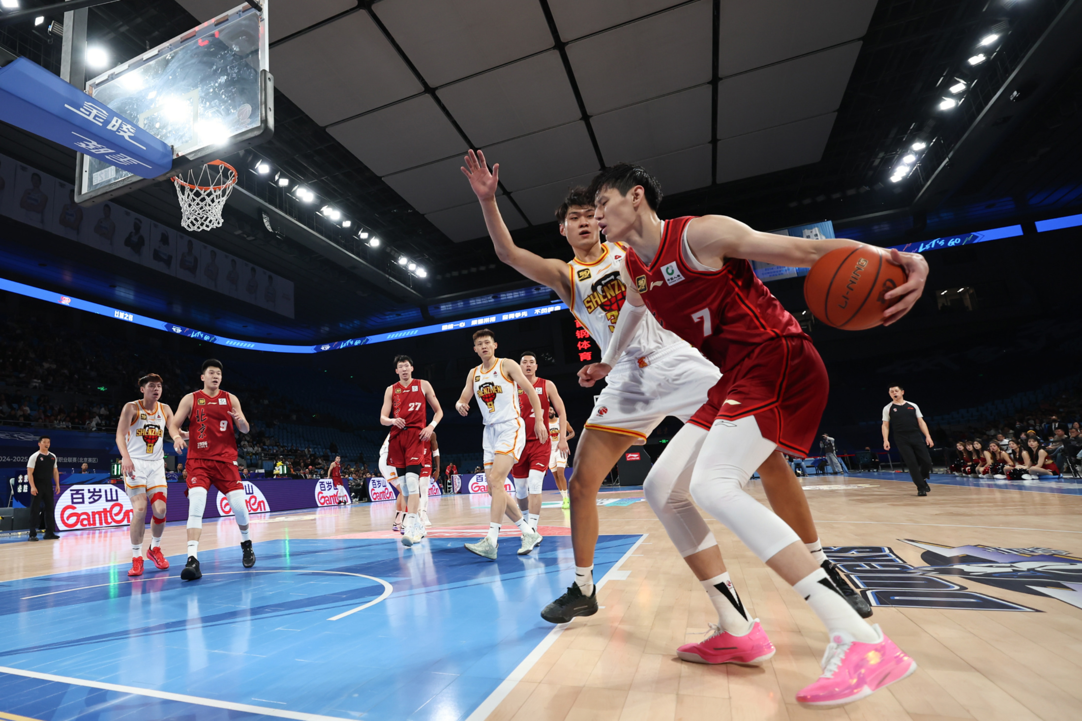 开云APP下载-包含今晚CBA季后赛焦点战；西汉姆完成体检；底气十足；身体对抗强度拉满的词条