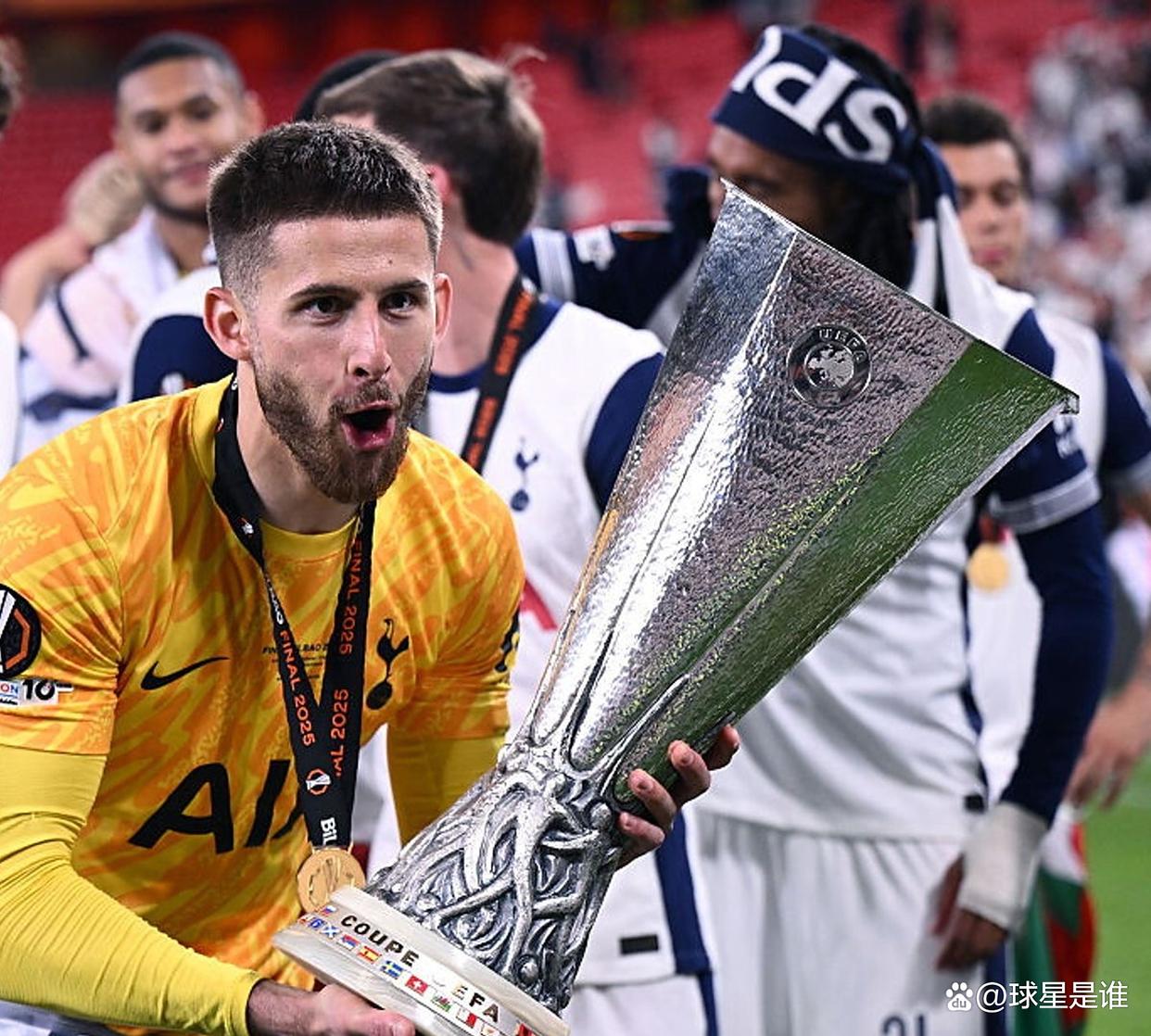 开云在线-包含法国杯赛程吃紧，埃因霍温赛后遗憾出局，质疑声仍在，年轻球员得到机会的词条