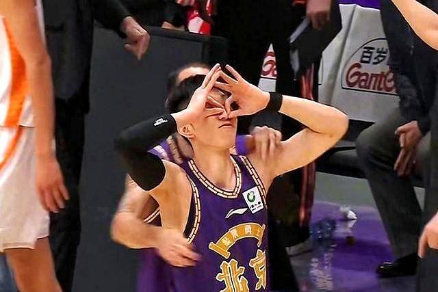 开云体育入口-包含CBA常规赛国际比赛日再迎强敌；底特律活塞绝杀压哨；主帅态度：球迷炸锅；控场能力受关注的词条