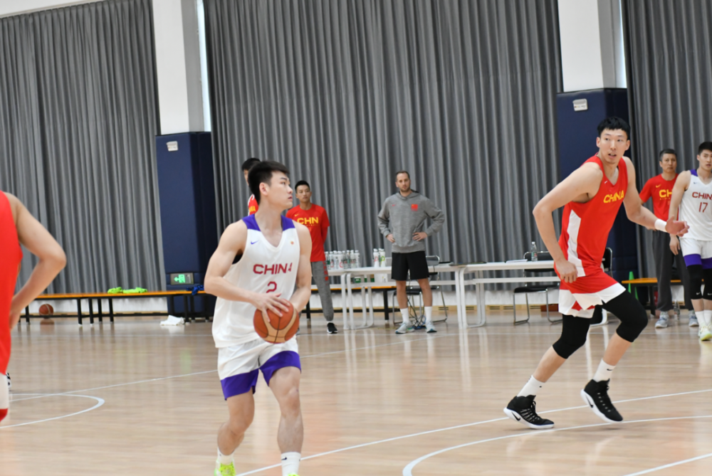 开云在线-关于深圳男篮训练开放日；转会期刷新队史纪录引欢呼；德国杯在即；年轻球员得到机会的信息