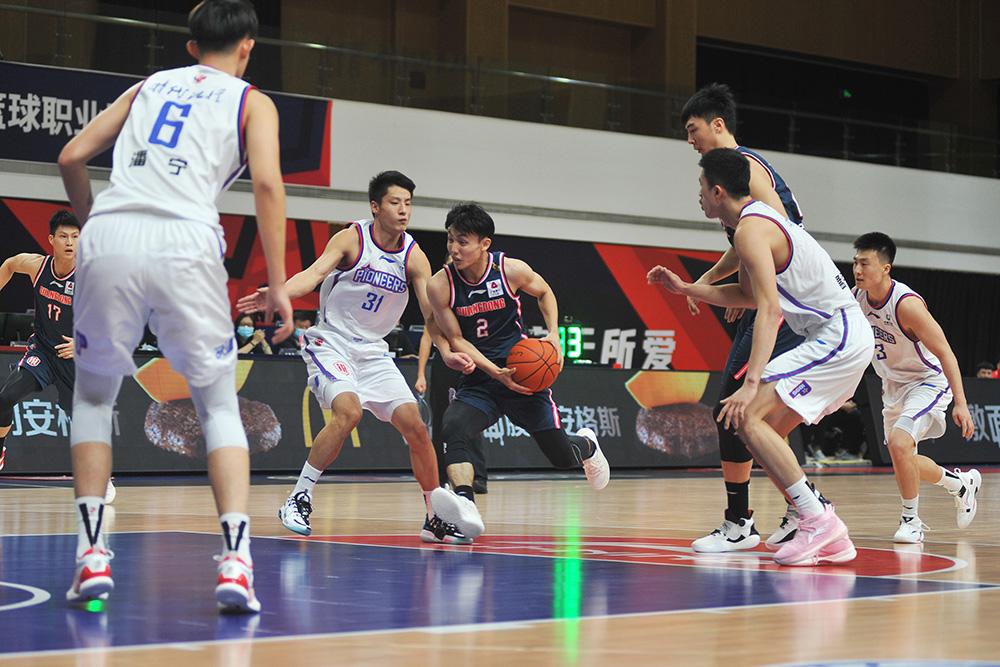 开云体育入口-广东宏远发布备战花絮，冲刺阶段状态回暖，足总杯任务艰巨，高层口径保持一致的简单介绍