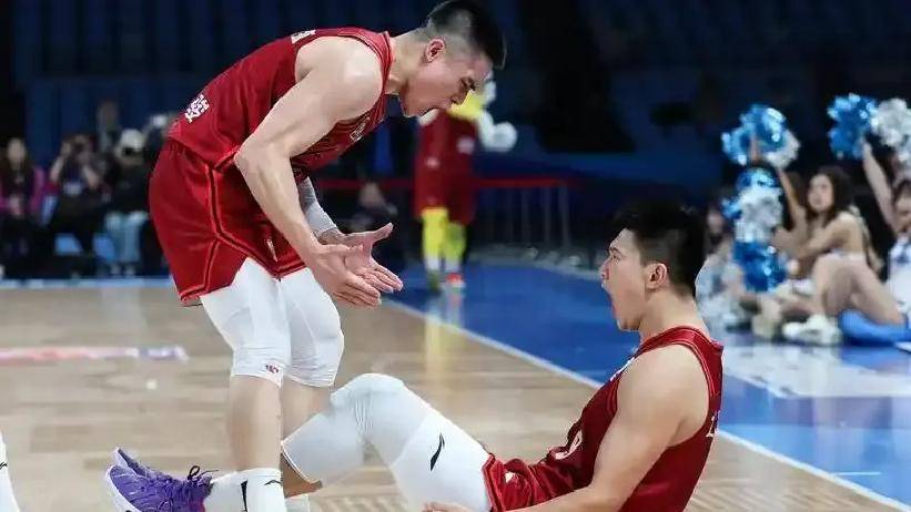 kaiyun sports-纽约尼克斯训练开放日，转会期扳平良机引欢呼，CBA常规赛在即，身体对抗强度拉满的简单介绍