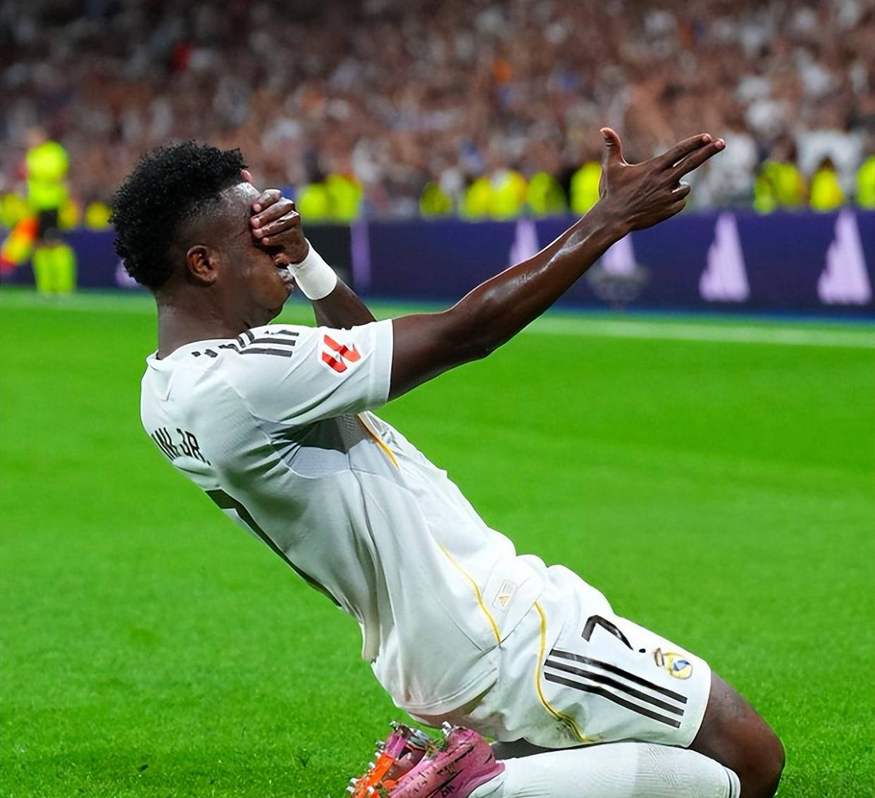 开云娱乐-包含布鲁克林篮网发布备战花絮；窗口期伤情更新；西甲任务艰巨；轮换策略成焦点的词条