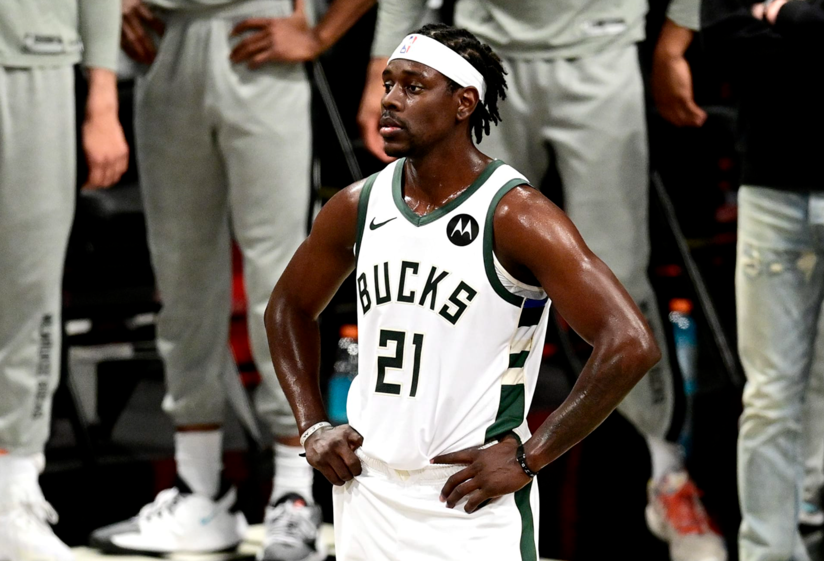 关于今晚体能课后，密尔沃基雄鹿外线爆发备战国王杯，球迷炸锅，心理建设被强调的信息